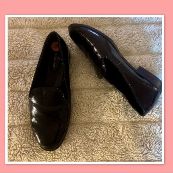 Bandolino Women's Lima Loafer - Picture 3 of 5